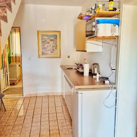 Discovery 2 يوبوسكي